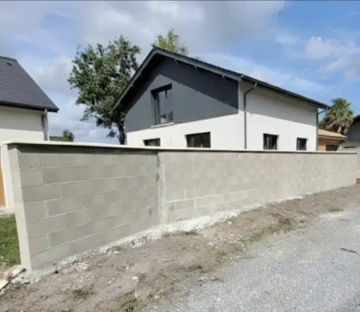 Réalisation d’un mur en parpaing à Larochelle, Rochefort, HD Rénovation