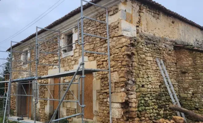 Rénovation d’une façade de maison en moellons à Royan, Rochefort, HD Rénovation